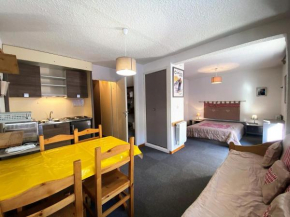 Résidence Hauts De La Vanoise - VAL THORENS location: petit appartement confortable pour 4 personnes avec un grand balcon MAE-9039